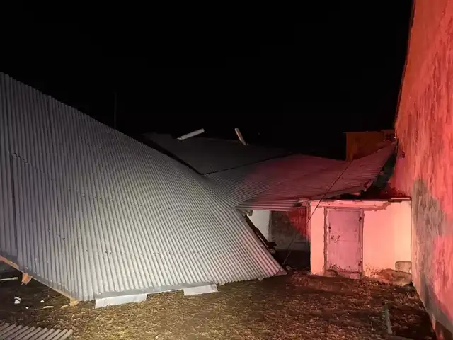 Şiddetli Fırtına Doğu Anadolu'da Hasara Neden Oldu