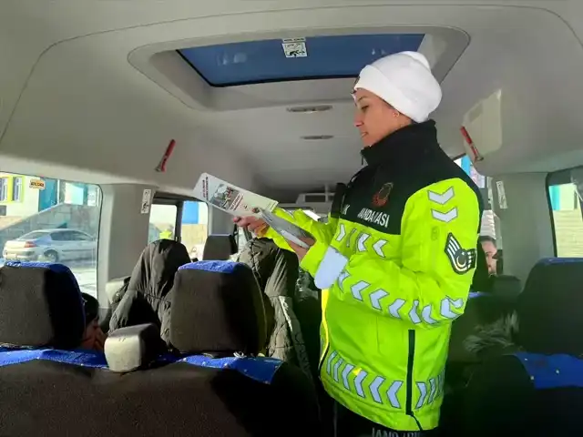 Ardahan'da Öğrencilere Trafik Bilgilendirmesi